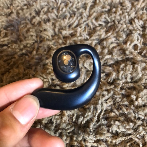 Wireless Black Open Earbuds with Charging Case - Picture 4 of 10